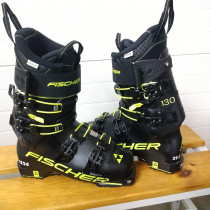 Lyžařské boty Fischer...